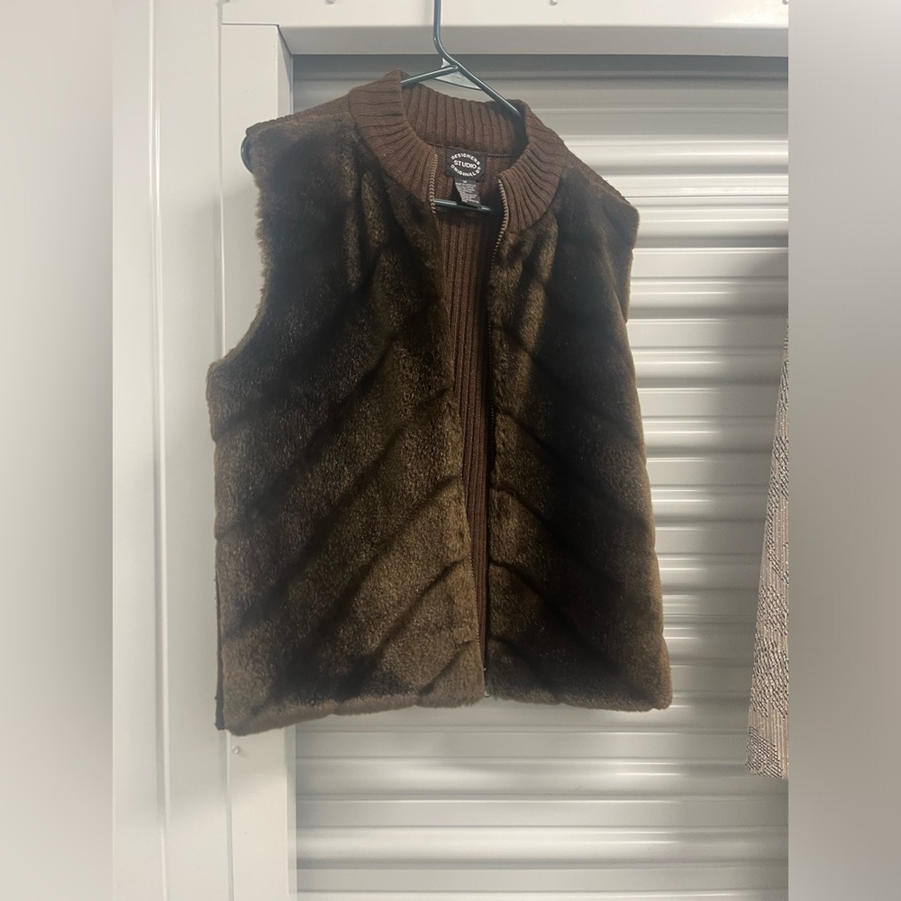 Designer studio original medium brown vest